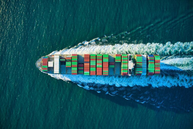 Direct Service và Transshipment là gì? Đi thẳng hay quá cảnh, cái nào tốt hơn?